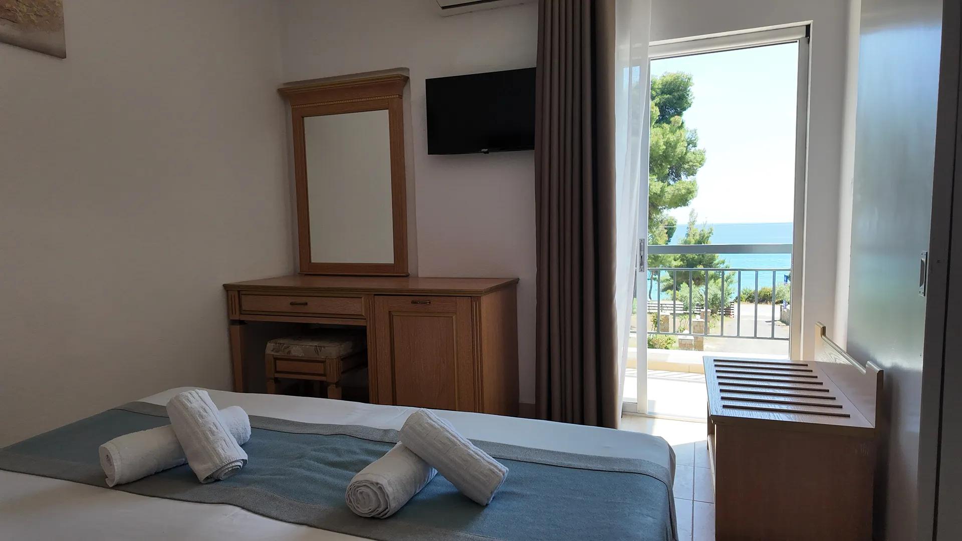 MeThea SeaView Apartments by Greek Pride-Studio Sea View